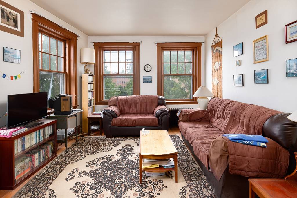 Brookline, MA 02446,29 Green St #2