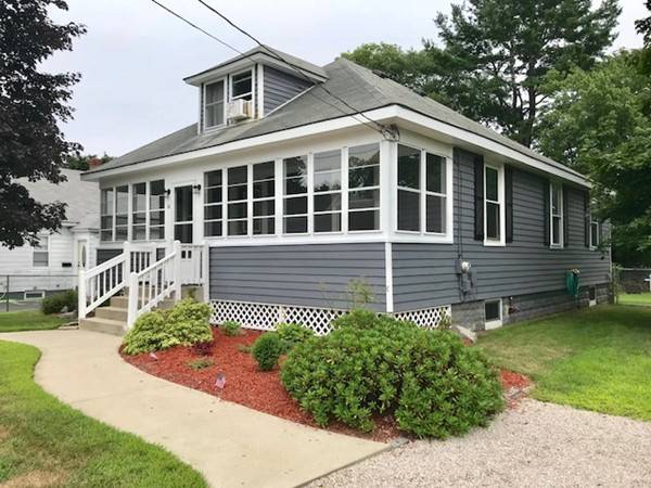 Uxbridge, MA 01569,14 Pulaski Street