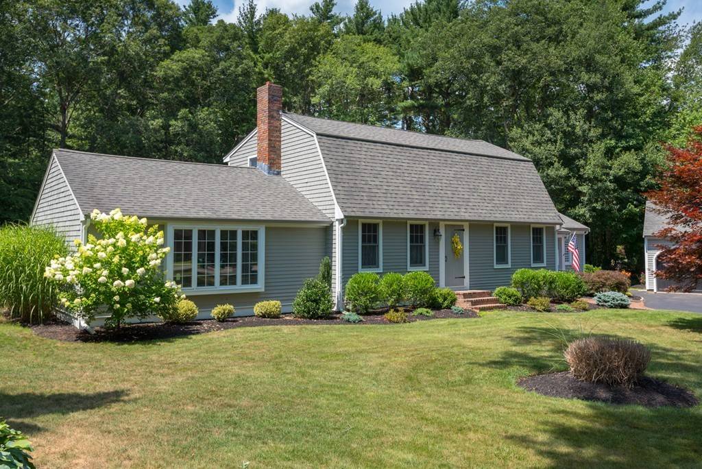 Pembroke, MA 02359,90 Juniper Ln