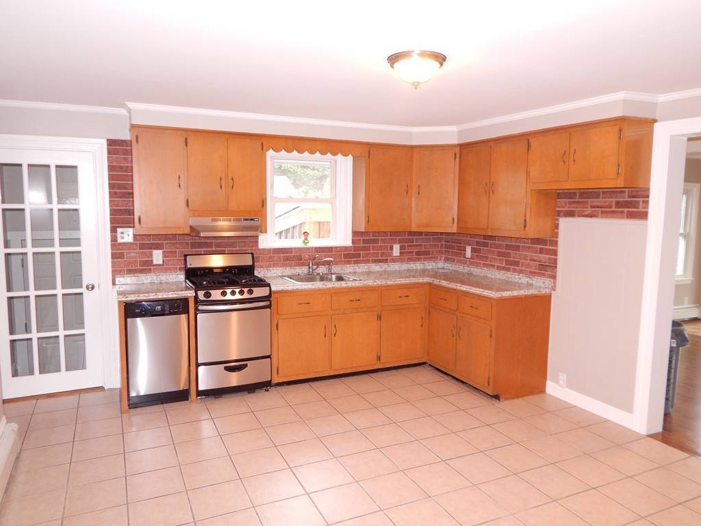 Swansea, MA 02777,4 Eastern Ave