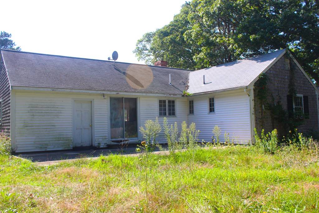 Dennis, MA 02660,10 Eastover