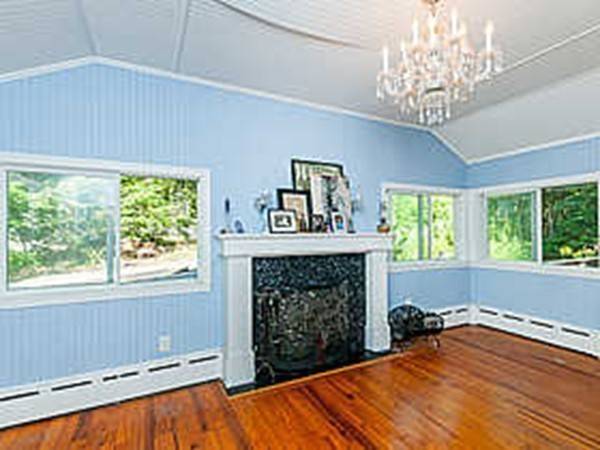 Walpole, MA 02081,98 Summit Ave