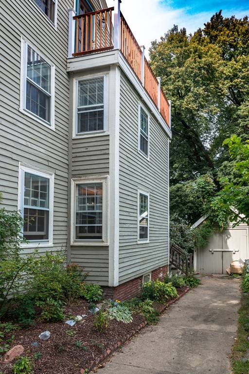 Newburyport, MA 01950,9 Spring St #9