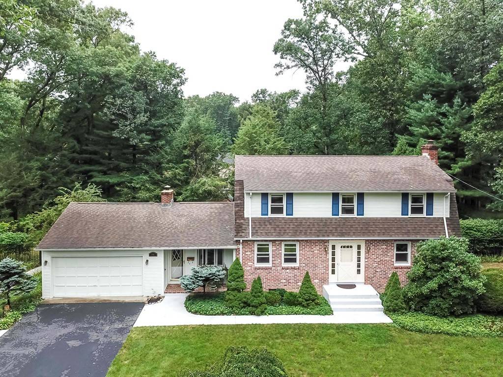 Longmeadow, MA 01106,96 Shady Side Dr