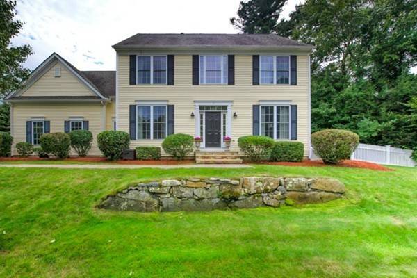 North Andover, MA 01845,6 Garnet Circle