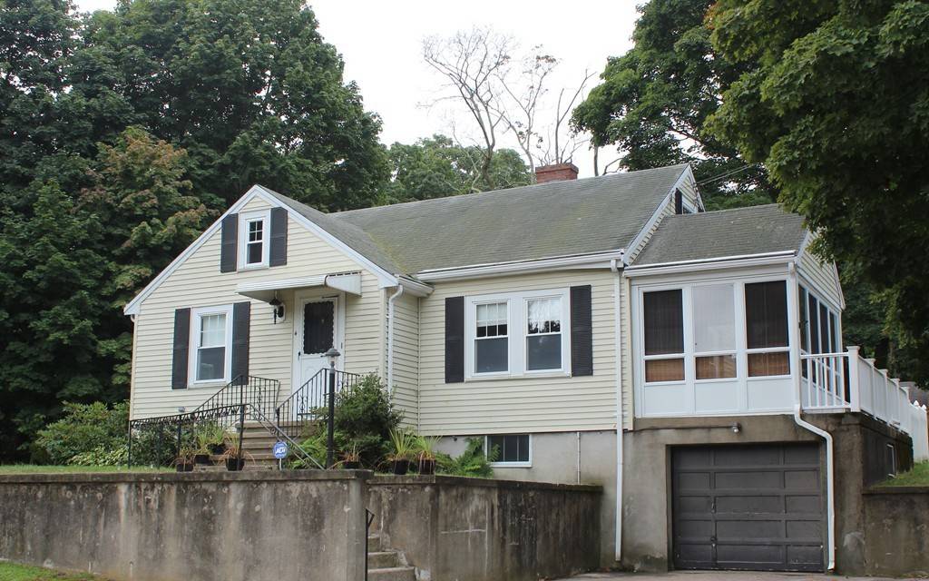 Needham, MA 02494,4 Avery St