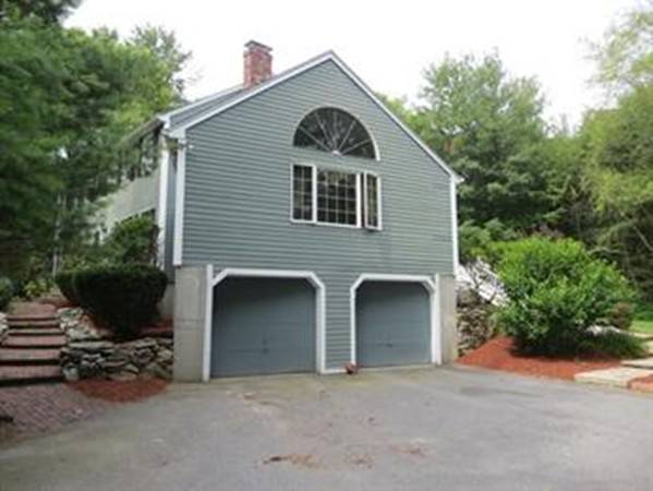 Charlton, MA 01507,3 Colicum Dr