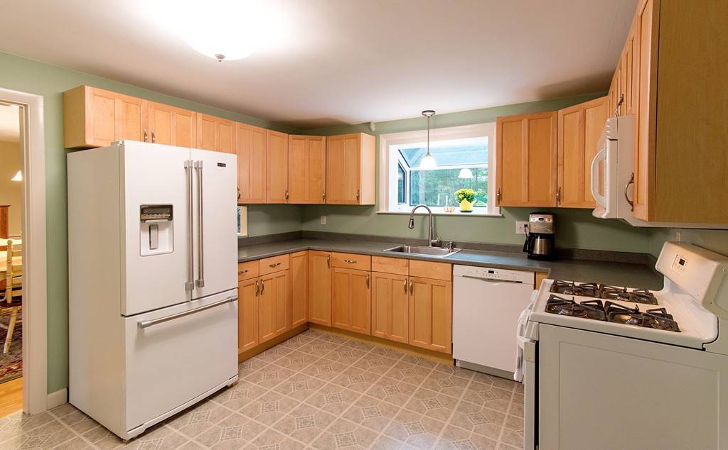 Walpole, MA 02081,874 South St