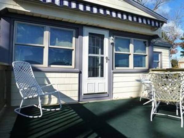 Lakeville, MA 02347,4 Charles St