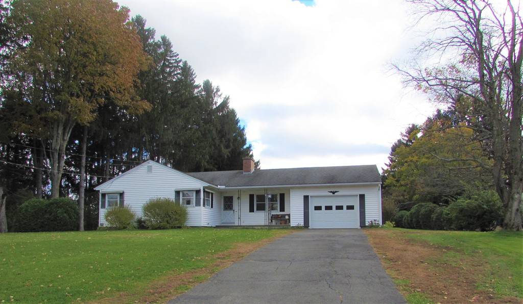 Hadley, MA 01035,7 Highland Circle