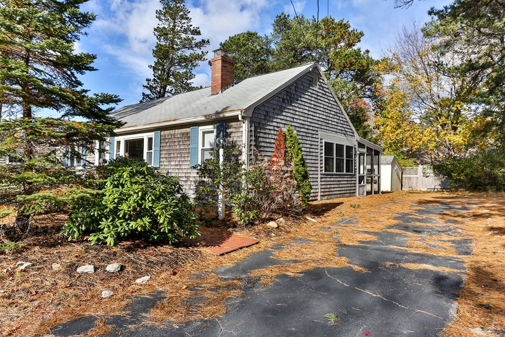 Dennis, MA 02660,12 Hickory Lane