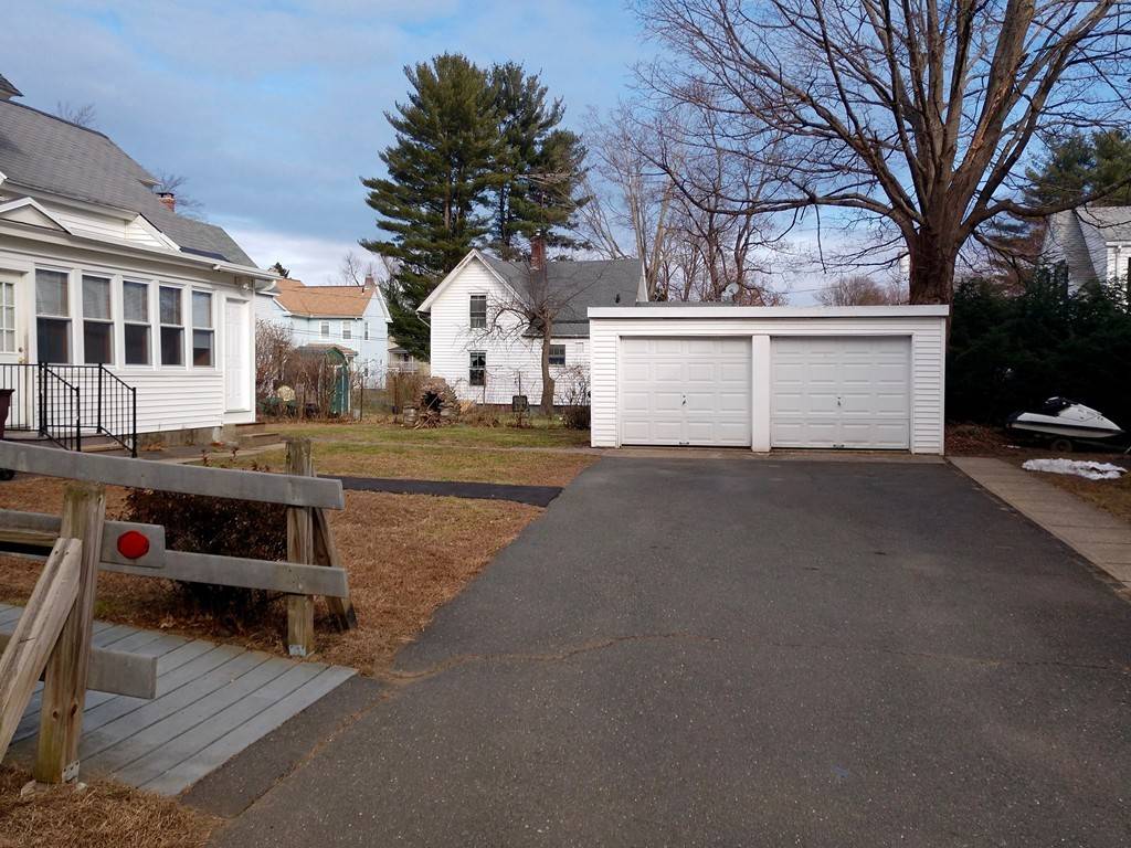 Westfield, MA 01085,9 Leonard Avenue