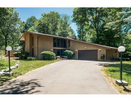 Longmeadow, MA 01106,163 Greenmeadow Dr