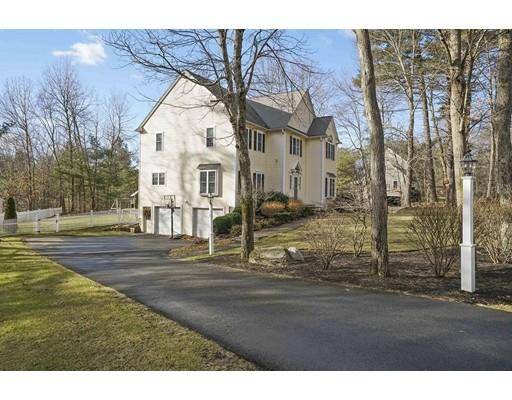 Hopkinton, MA 01748,31 Huckleberry Rd