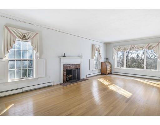 Wellesley, MA 02481,32 Cranmore Road