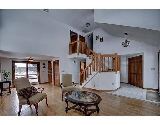 Sturbridge, MA 01566,11 Cove Dr