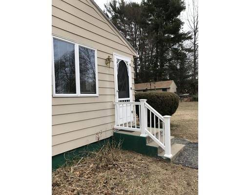 Granby, MA 01033,8 Karen Dr