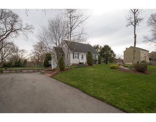 Seekonk, MA 02771,99 Brook Hill Dr