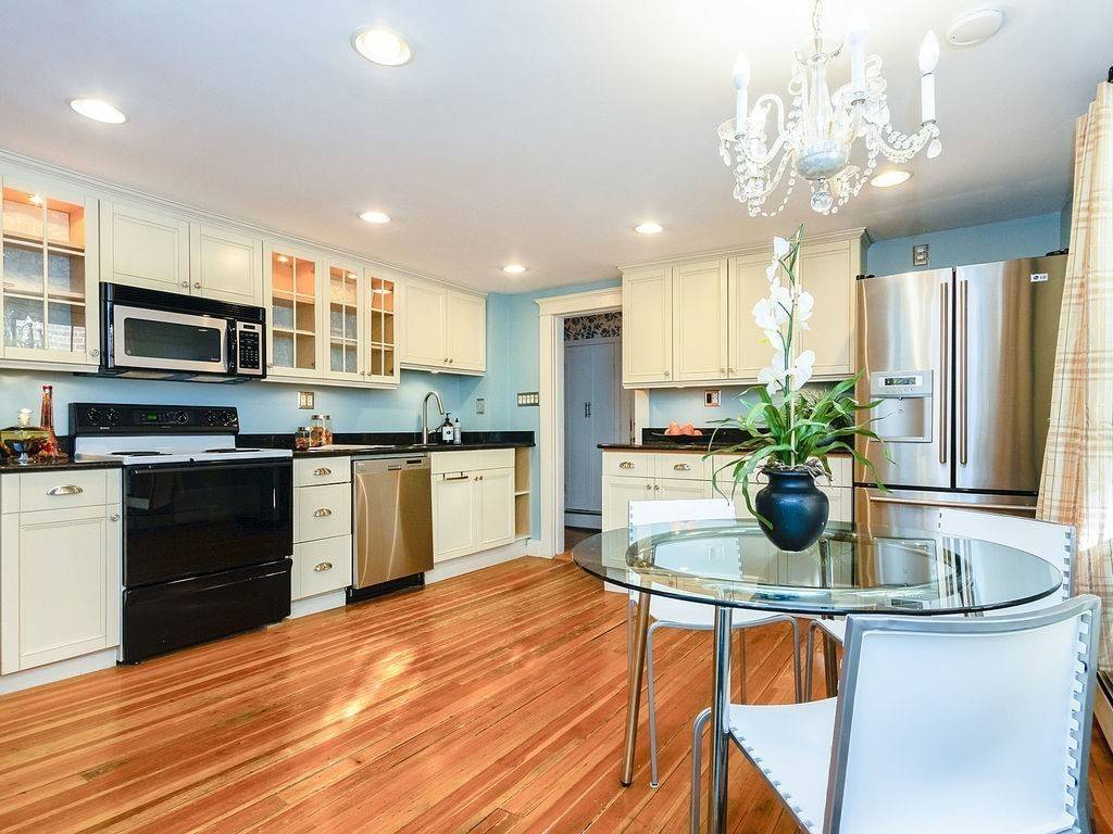 Cambridge, MA 02141,106 Otis St #1