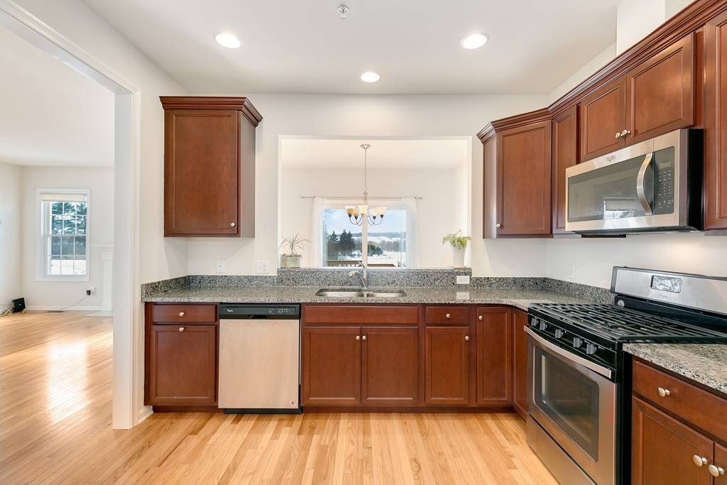 Hopkinton, MA 01748,32 Wayside Dr #32