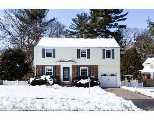 Natick, MA 01760,7 Surrey Ln