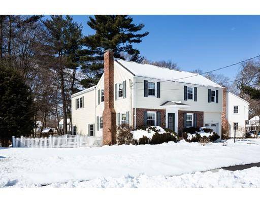 Natick, MA 01760,7 Surrey Ln