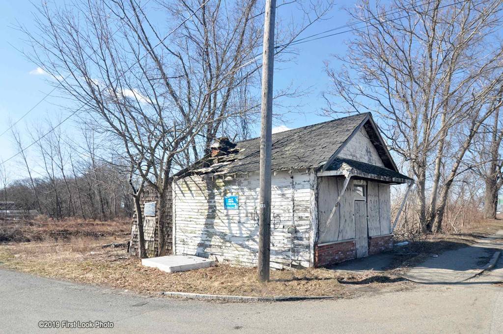 Seekonk, MA 02771,67 Taunton