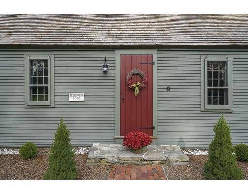 Duxbury, MA 02332,596 Franklin St