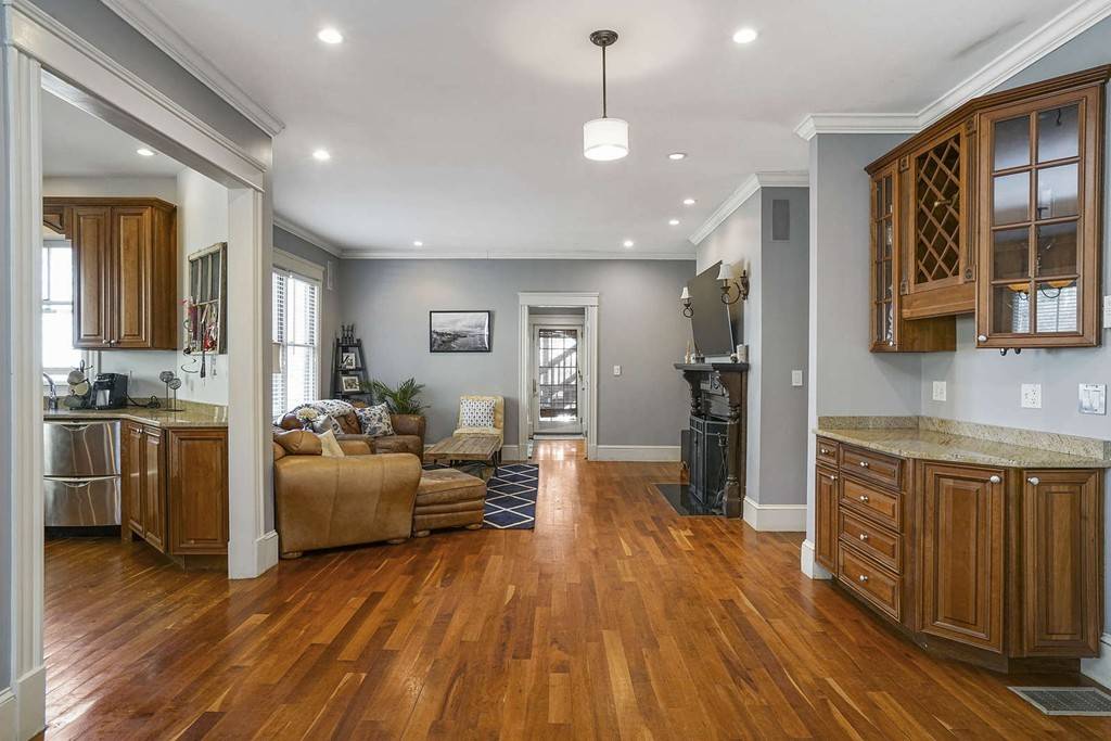 Boston, MA 02125,40 Sawyer Avenue #1
