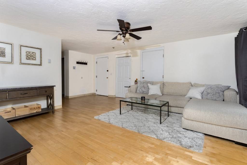 Stoneham, MA 02180,120 Fellsview Ter #123