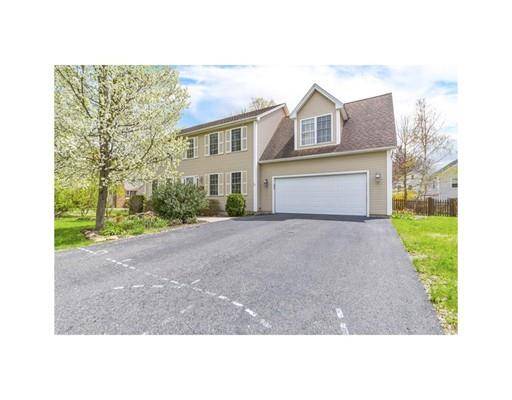 East Longmeadow, MA 01028,7 Greenacre Ln