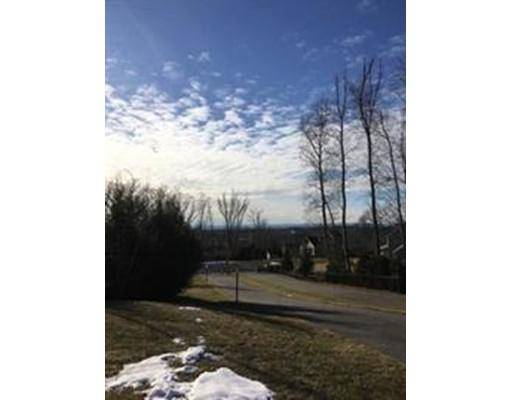 East Longmeadow, MA 01028,45 Windsor Ln