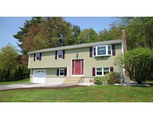 Webster, MA 01570,7 Surrey Ln