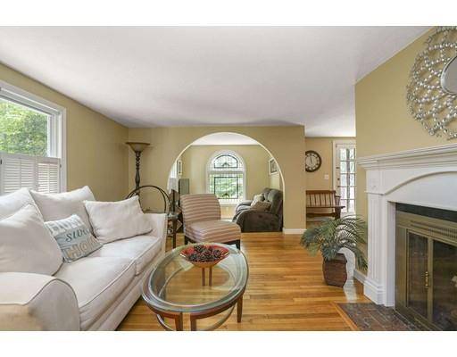 Duxbury, MA 02332,160 Laurel St