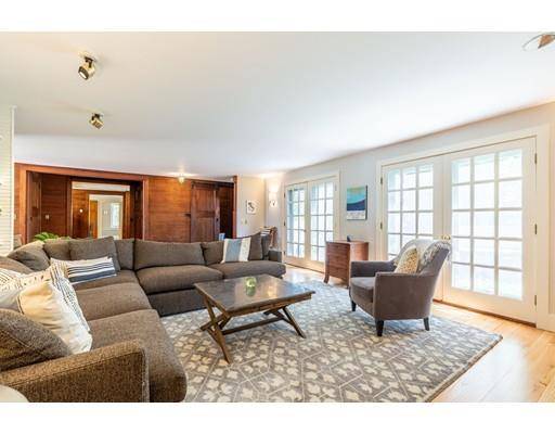 Newbury, MA 01951,8 Rolfes Ln