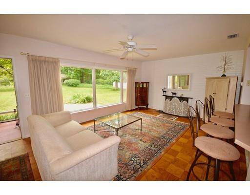 Longmeadow, MA 01106,42 Fairway Dr