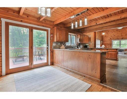 Amesbury, MA 01913,114 Congress St