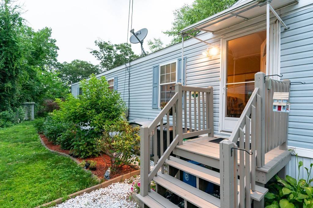 Chelmsford, MA 01824,44 Mobile Ave