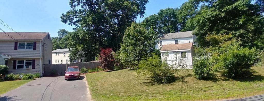 Taunton, MA 02718,440 Caswell Street #B