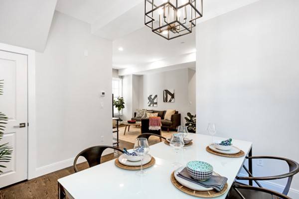 Melrose, MA 02176,28 Chestnut St #2