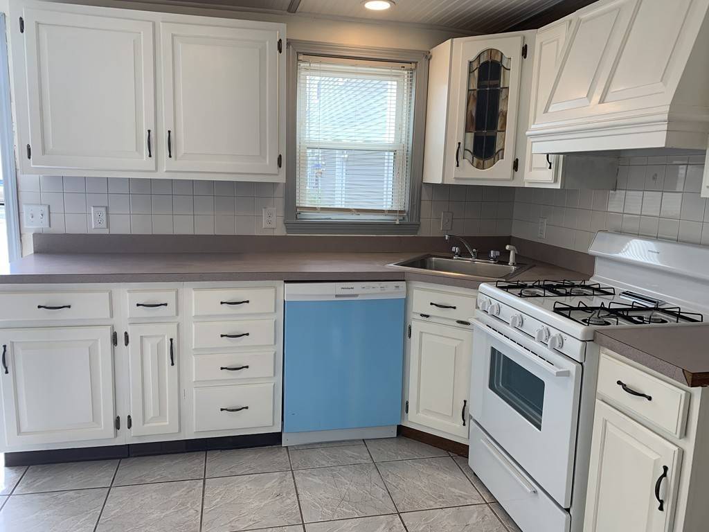 New Bedford, MA 02740,342 Hathaway Blvd #15