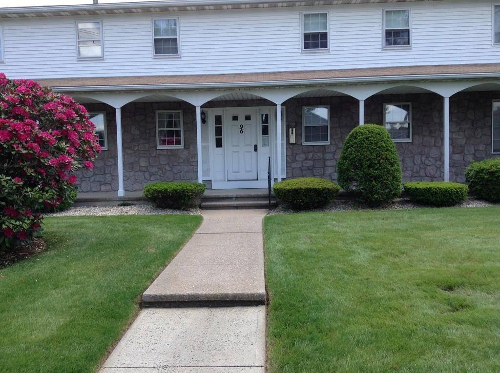 Ludlow, MA 01056,96 Fuller St #28