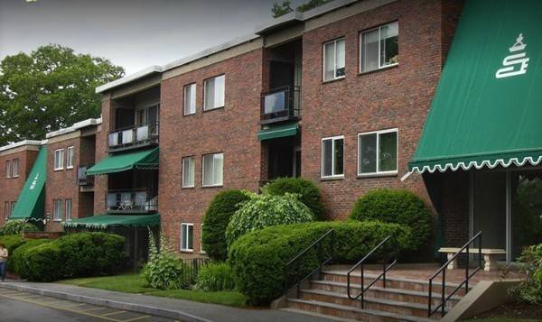 Needham, MA 02492,1212 Greendale Ave #301