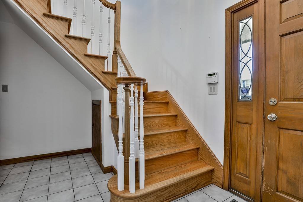 Saugus, MA 01906,18 Tuscan Ave