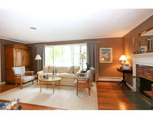 Wellesley, MA 02482,42 Ivy Road