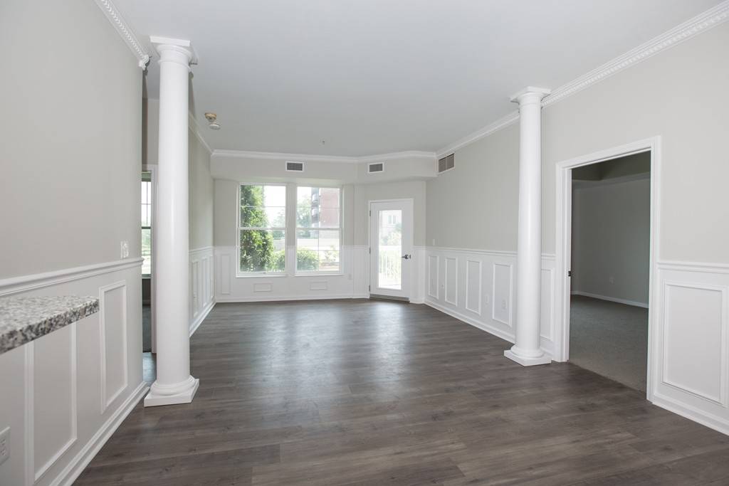 Middleton, MA 01949,36 Village Rd #104