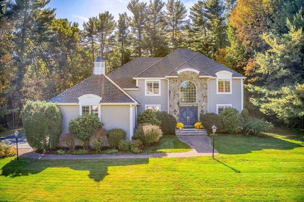 Andover, MA 01810,17 Buttonwood Drive