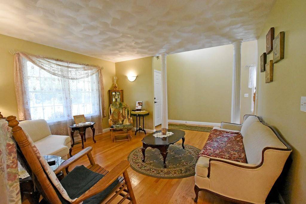 Seekonk, MA 02771,30 Howland St