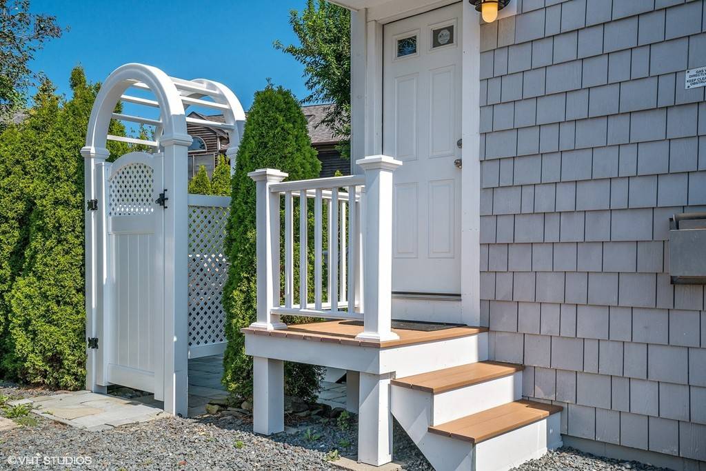 Provincetown, MA 02657,16 Harry Kemp Way #3