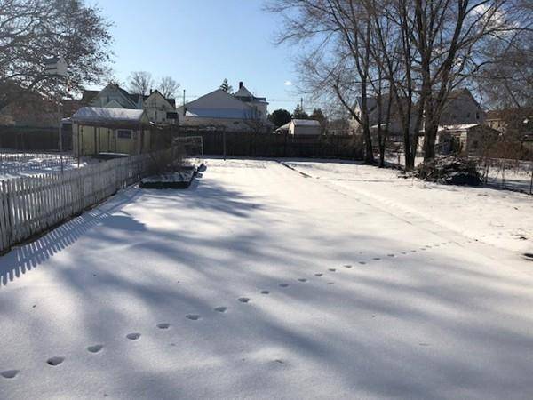 Taunton, MA 02780,38 Floral St